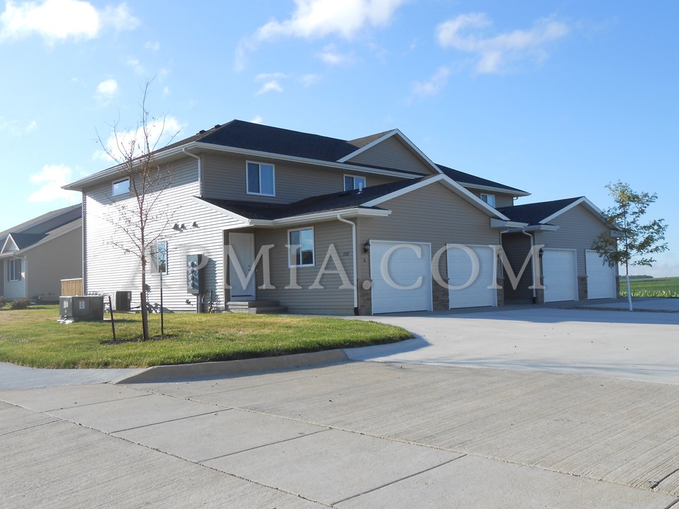 1121 Prairie Rose Dr SW - B