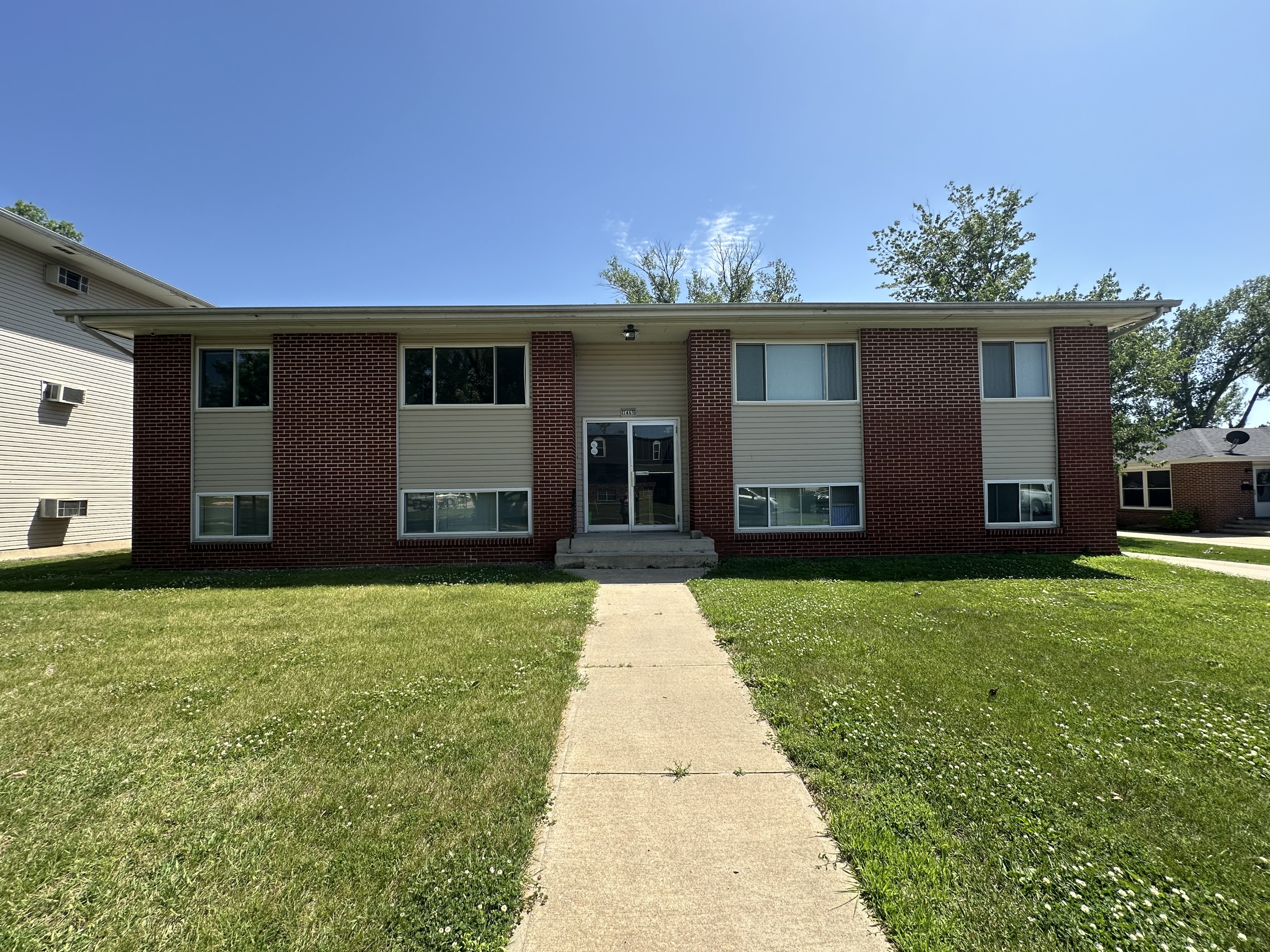 1465 Meadowview Dr - 3