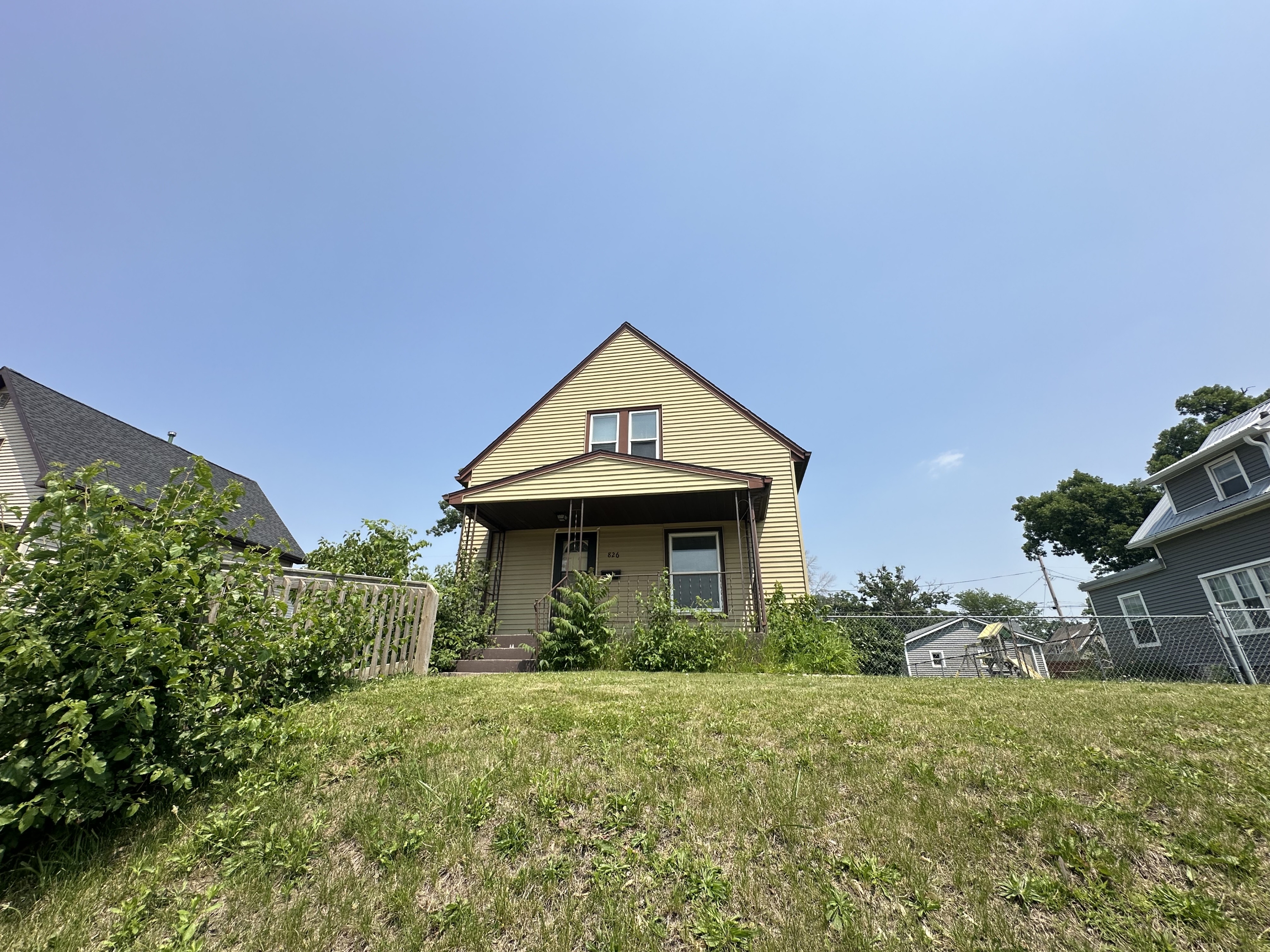 826 Center Point Rd NE