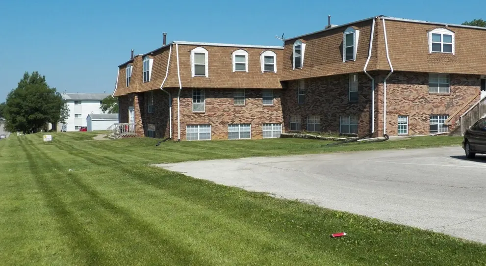 1450 Meadowview Dr - 9
